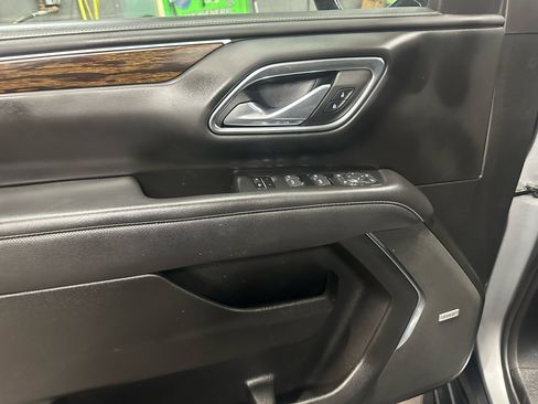 Used 2023 Chevrolet Suburban Premier w/ Advanced Technology Package image 9