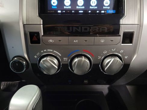Used 2015 Toyota Tundra SR5 w/ SR5 Upgrade Package AWD/4WD image 17