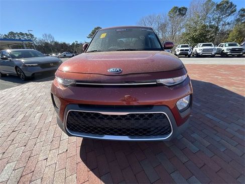 Used 2021 Kia Soul S image 2