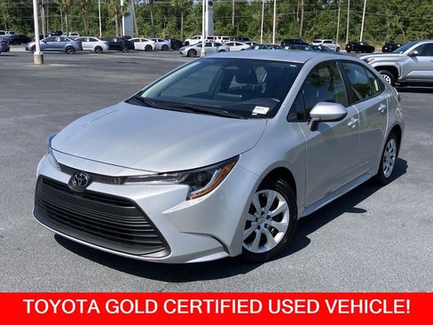 Certified 2025 Toyota Corolla LE FWD image 1