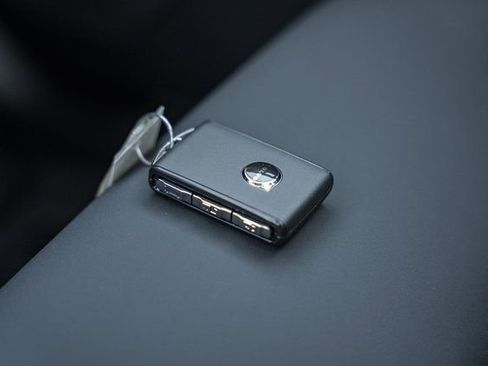 New 2026 Volvo XC60 B5 Plus w/ Climate Package image 45