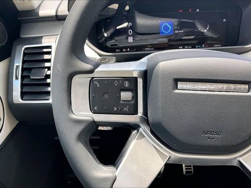 Certified 2025 Land Rover Discovery Dynamic SE AWD/4WD image 20