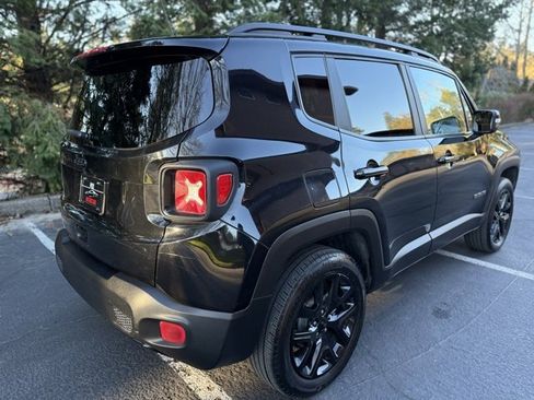 Used 2018 Jeep Renegade Altitude image 5