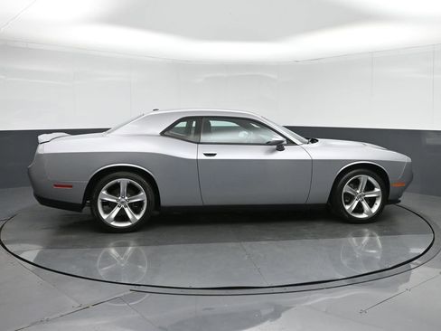 Used 2018 Dodge Challenger SXT w/ Super Sport Group (SS/T) image 8