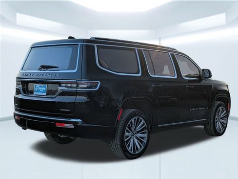 Used 2023 Jeep Grand Wagoneer Series III image 6