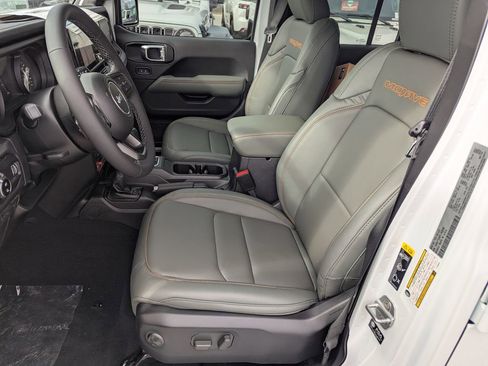 New 2026 Jeep Gladiator Mojave AWD/4WD image 12