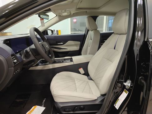 New 2026 Nissan Sentra SL w/ Floor Mat Package FWD image 12