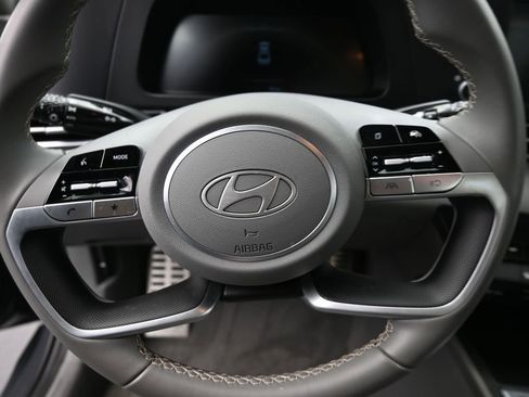 Certified 2025 Hyundai Elantra Sport image 21