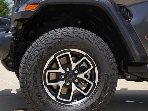 New 2025 Jeep Gladiator Rubicon w/ Convenience Group image 5