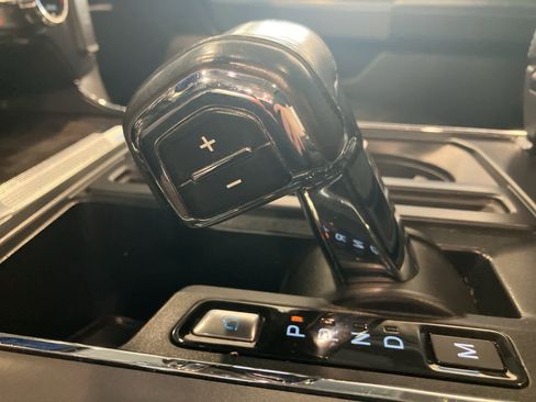 Used 2021 Ford F150 Lariat w/ Equipment Group 502A High image 33