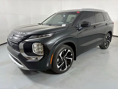 Used 2024 Mitsubishi Outlander SEL Black Edition image 4