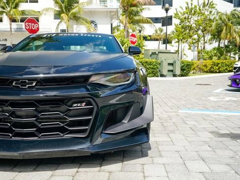 Used 2018 Chevrolet Camaro ZL1 RWD image 8