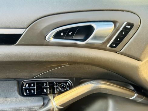 Used 2017 Porsche Cayenne Sport One Owner Clean Title image 21