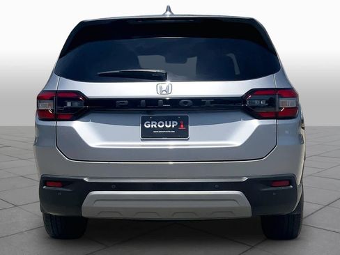 Used 2025 Honda Pilot EX-L image 5