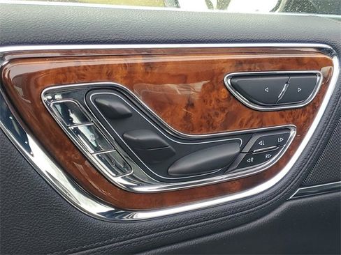 Used 2017 Lincoln Continental Reserve w/ Climate Package image 13