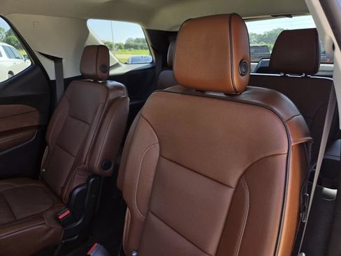 Used 2018 Chevrolet Traverse High Country AWD/4WD image 38