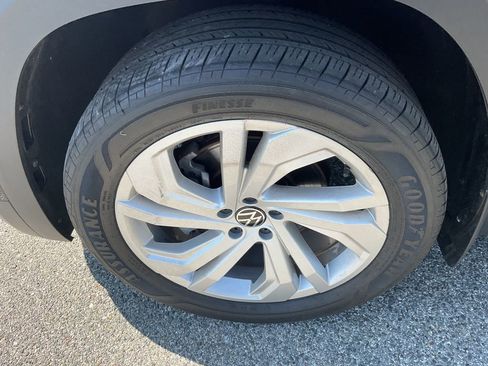 Used 2023 Volkswagen Atlas SE AWD/4WD image 5