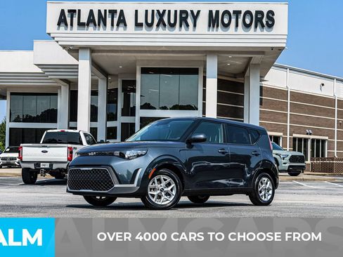 Used 2025 Kia Soul LX w/ LX Technology Package FWD image 3