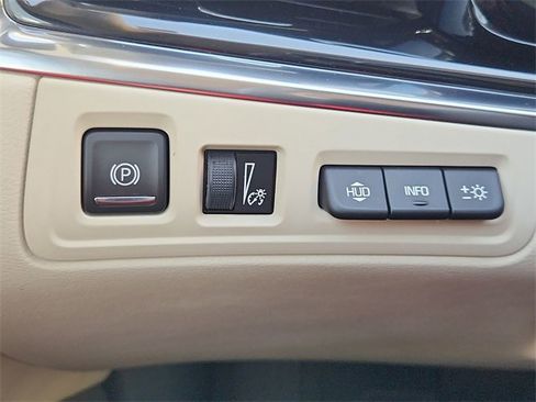 Used 2020 Cadillac XT6 Premium Luxury image 17