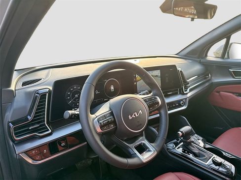 Used 2024 Kia Sportage SX image 11