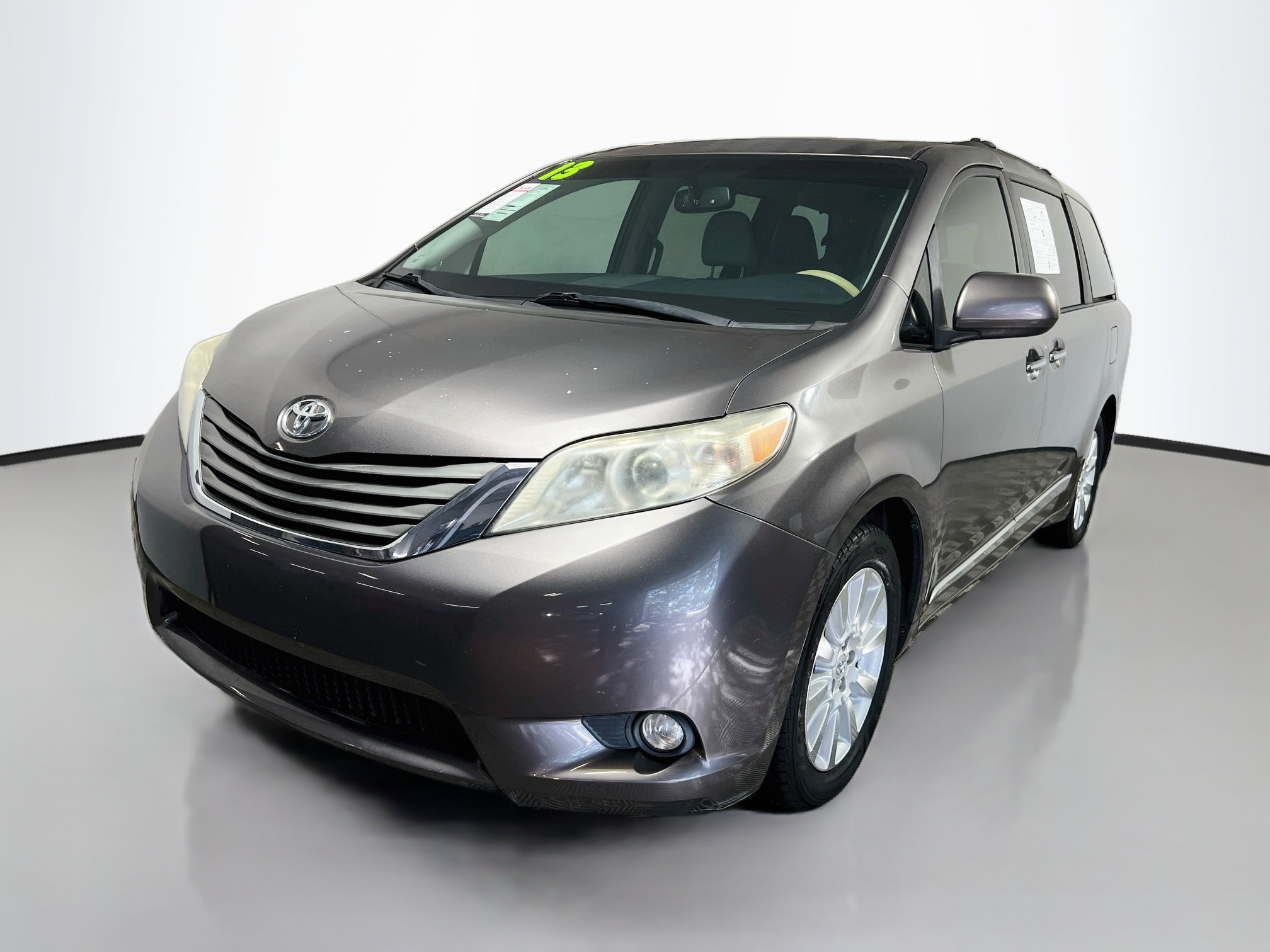 Used 2013 Toyota Sienna XLE w/ Entertainment Pkg AWD/4WD image 10