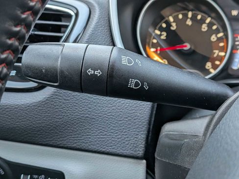 Used 2018 Jeep Compass Limited w/ Navigation Group FWD image 28