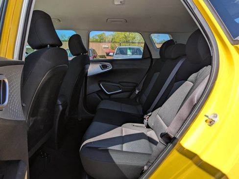 Used 2020 Kia Soul LX FWD image 13