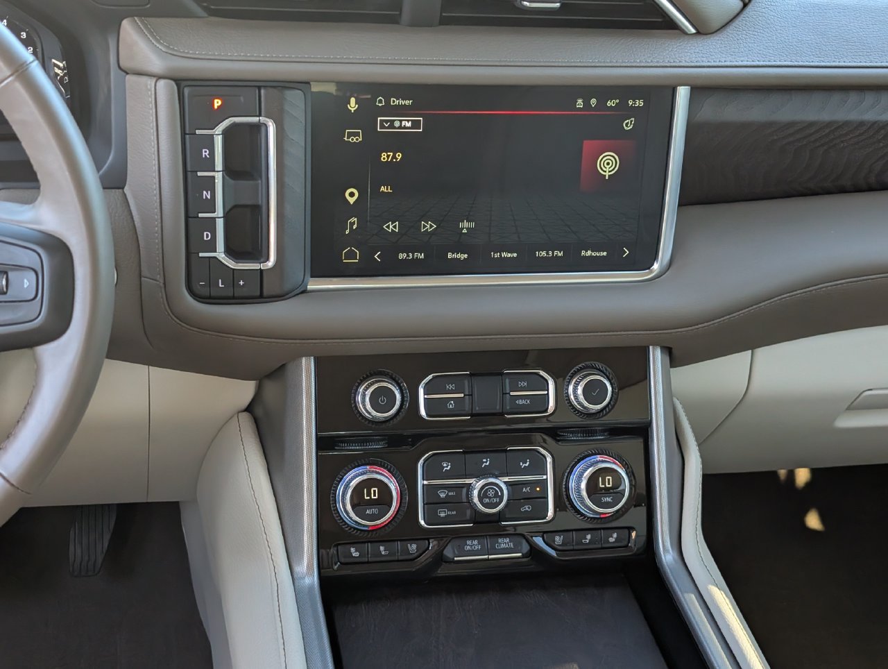 Used 2024 GMC Yukon Denali RWD image 12