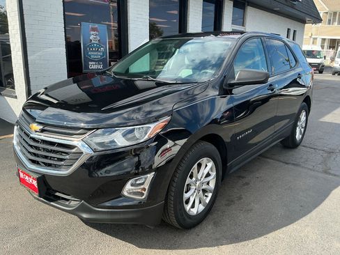 Used 2019 Chevrolet Equinox LS w/ LS Convenience Package FWD image 2