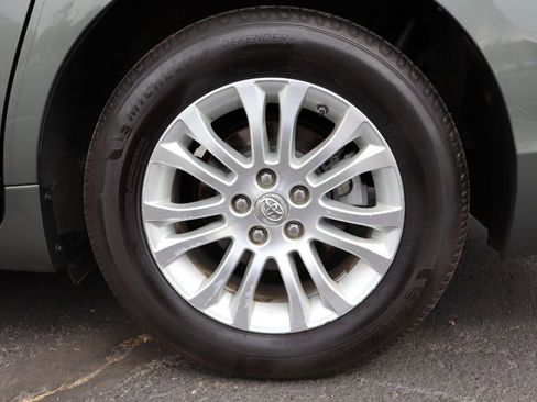 Used 2012 Toyota Sienna XLE image 44