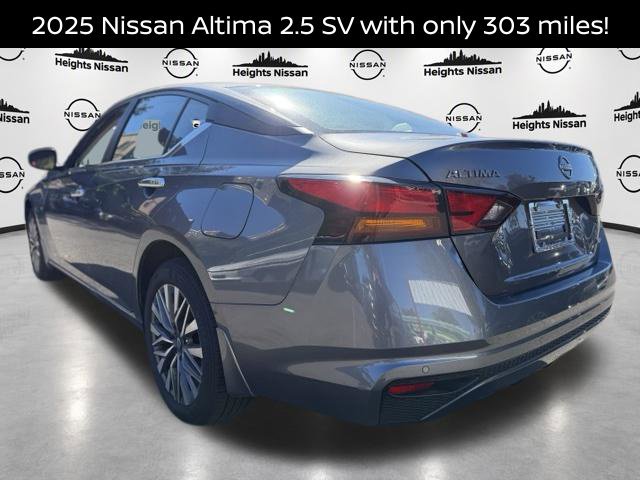 Used 2025 Nissan Altima 2.5 SV AWD/4WD image 7