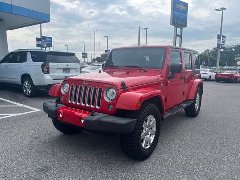 Used 2018 Jeep Wrangler Unlimited Sahara w/ Connectivity Group AWD/4WD image 1