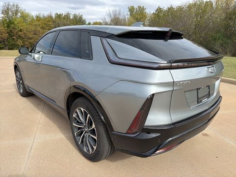 Used 2025 Cadillac Lyriq Sport image 2