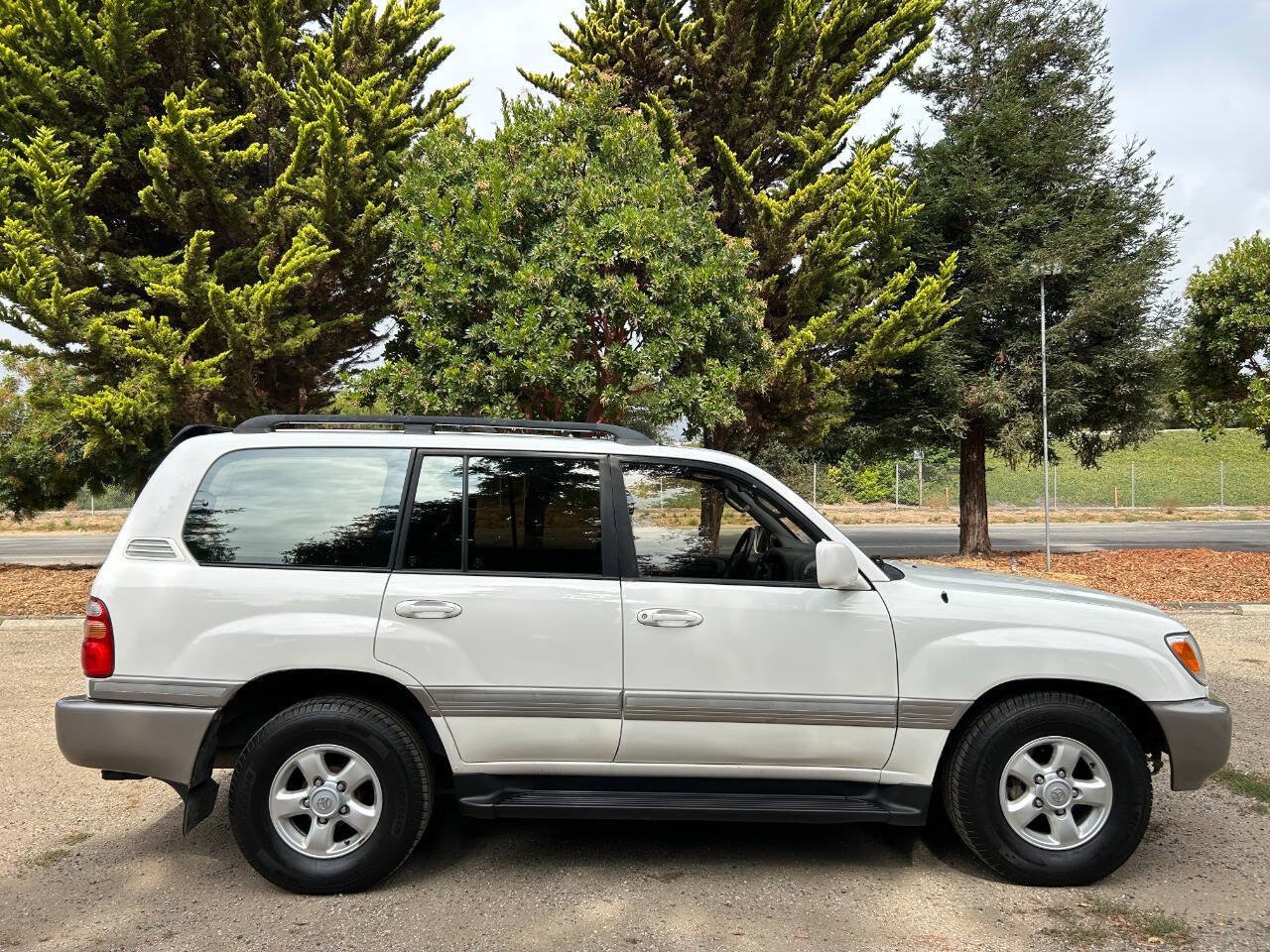 Used 1999 Toyota Land Cruiser AWD/4WD image 14