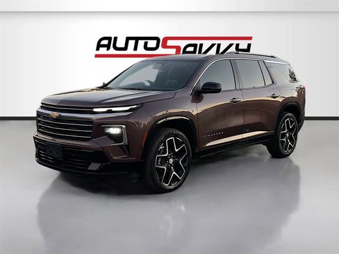 Used 2025 Chevrolet Traverse High Country image 3