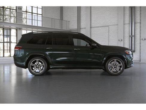 Used 2022 Mercedes-Benz GLS 450 4MATIC image 2