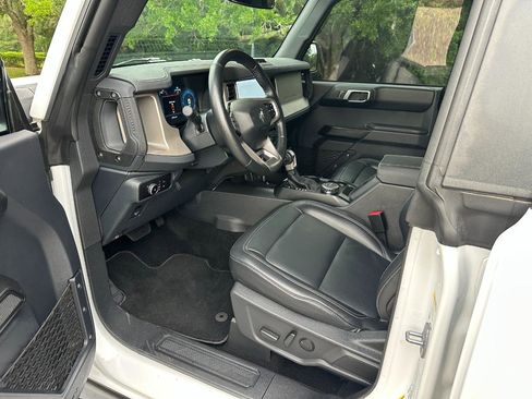 Used 2025 Ford Bronco Outer Banks AWD/4WD image 10