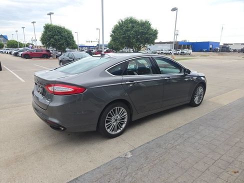 Used 2014 Ford Fusion SE w/ Equipment Group 202A FWD image 5