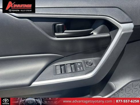 Used 2023 Toyota RAV4 LE AWD/4WD image 22