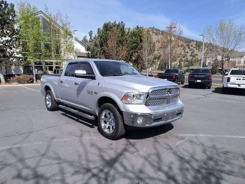 Used 2016 RAM 1500 Laramie w/ Convenience Group AWD/4WD image 7