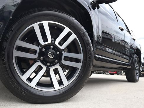 Used 2016 Toyota 4Runner Limited AWD/4WD image 29