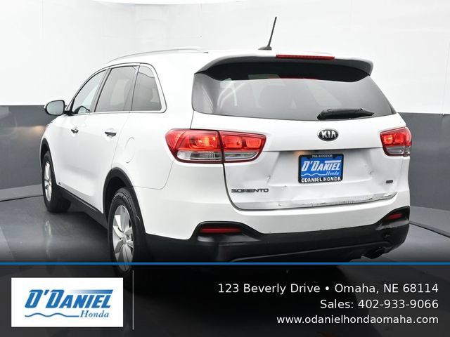 Used 2017 Kia Sorento AWD image 4
