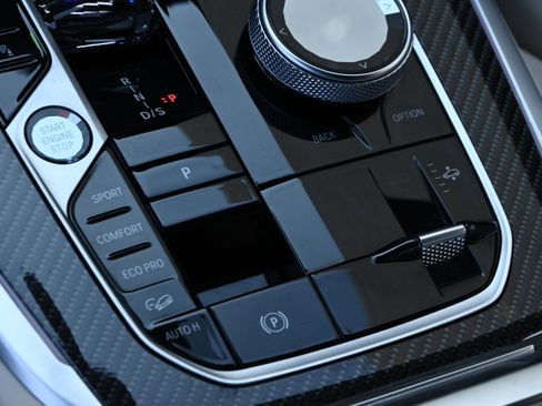 Certified 2024 BMW X7 M60i w/ Executive Package image 22