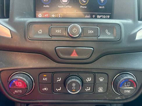 Used 2020 GMC Terrain SLE w/ Driver Convenience Package FWD image 24