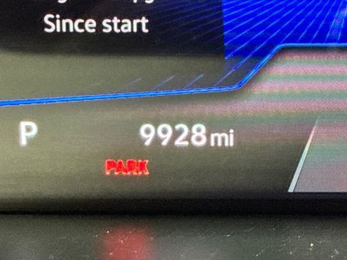 Used 2024 Volkswagen Taos SE w/ Panoramic Sunroof Package image 4