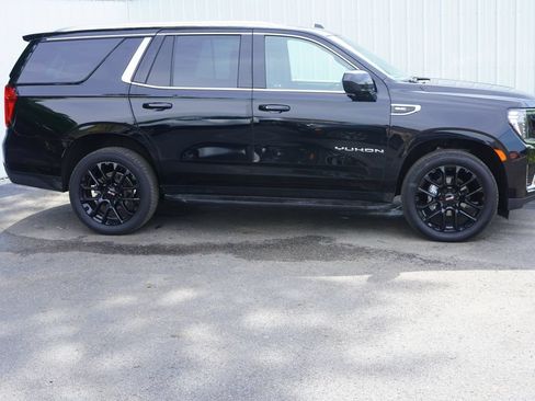 Used 2022 GMC Yukon SLE AWD/4WD image 2
