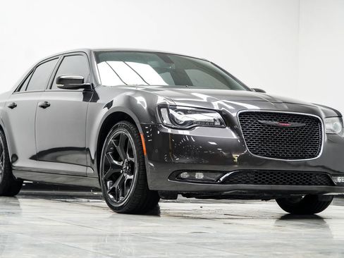 Used 2022 Chrysler 300 S RWD image 4