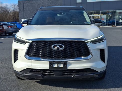 Used 2023 INFINITI QX60 Sensory w/ Cargo Package image 2