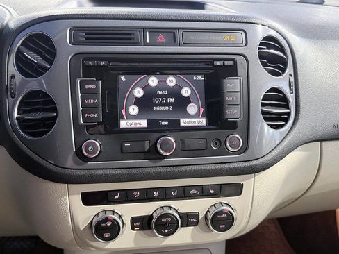 Used 2013 Volkswagen Tiguan SEL FWD image 34