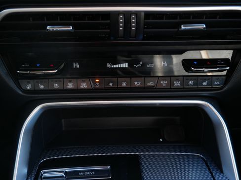 Used 2024 MAZDA CX-90 3.3 Turbo w/ Premium Plus Pkg image 23